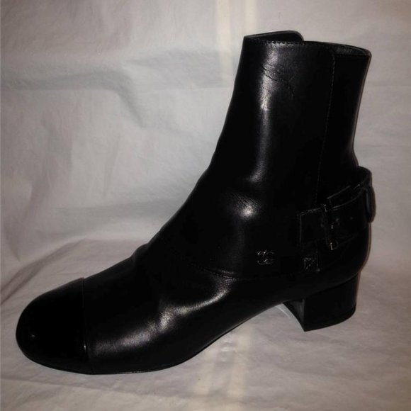 CHANEL 13B Black Leather Patent Cape Toe Buckled Ankle Bootie Boots Shoes - Picture 1 of 13